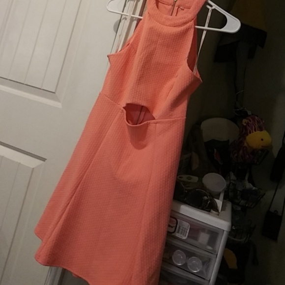 Dress - Picture 3 of 3